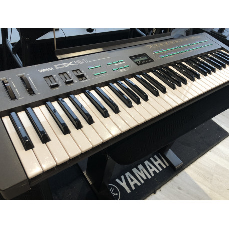 Synthetiseur FM Yamaha DX21 61 NON dynamiques