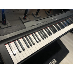 OCCASION - Piano numérique Yamaha P125B avec pupitre et pédale sustain