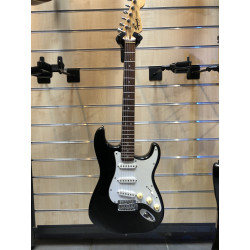 Guitare électrique Squier Stratocaster Black CXS + housse fender